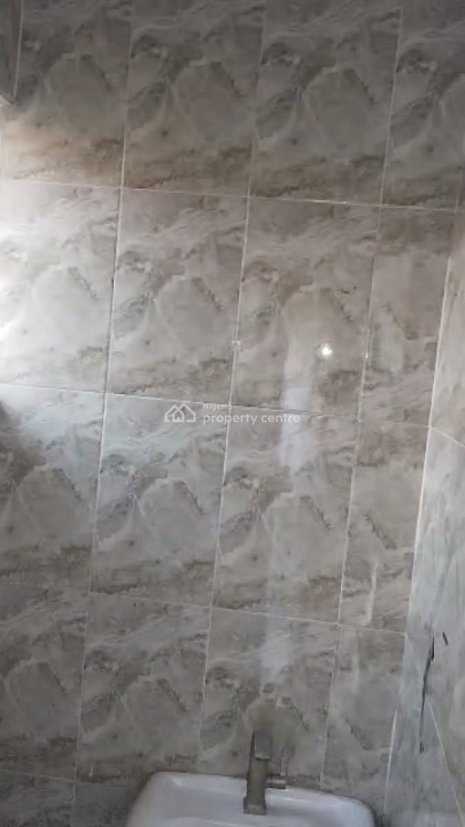 Well Maintained 2 Bedroom Flat, Igando, Bogije, Ibeju Lekki, Lagos, Flat / Apartment for Rent