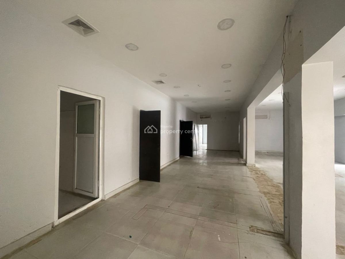 Well Positioned Bungalow for Commercial Activities, Off Admiralty Way, Lekki Phase 1, Lekki, Lagos, Office Space for Rent