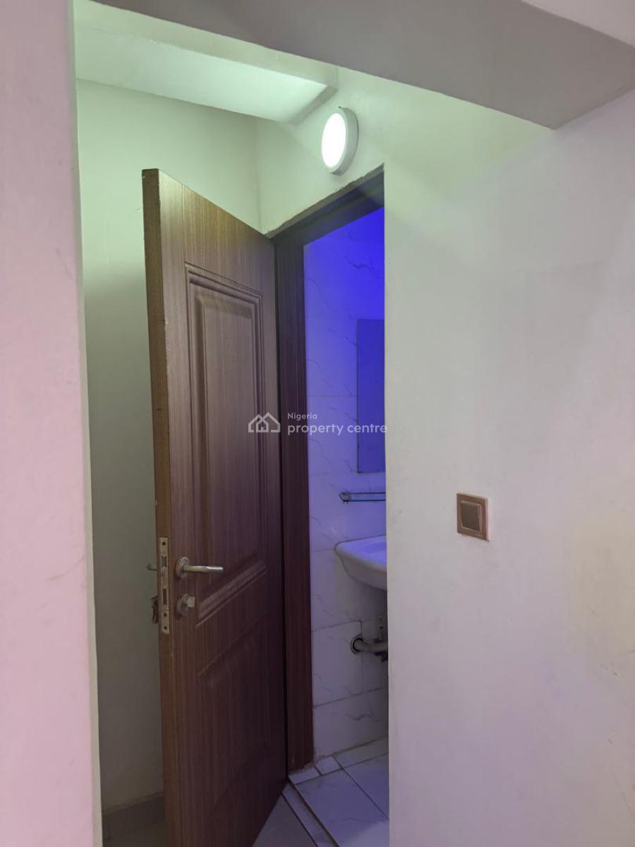 Spacious 3 Bedroom Apartment on 2nd Floor with a Room Bq, Ikoyi, Lagos, Flat / Apartment for Rent