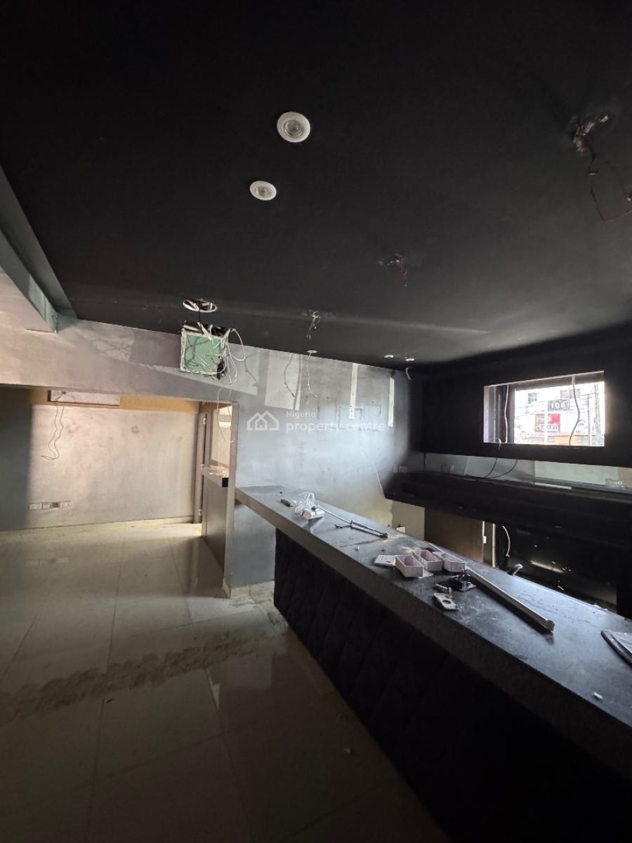 Spacious Commercial Building, Ikoyi, Lagos, Commercial Property for Rent