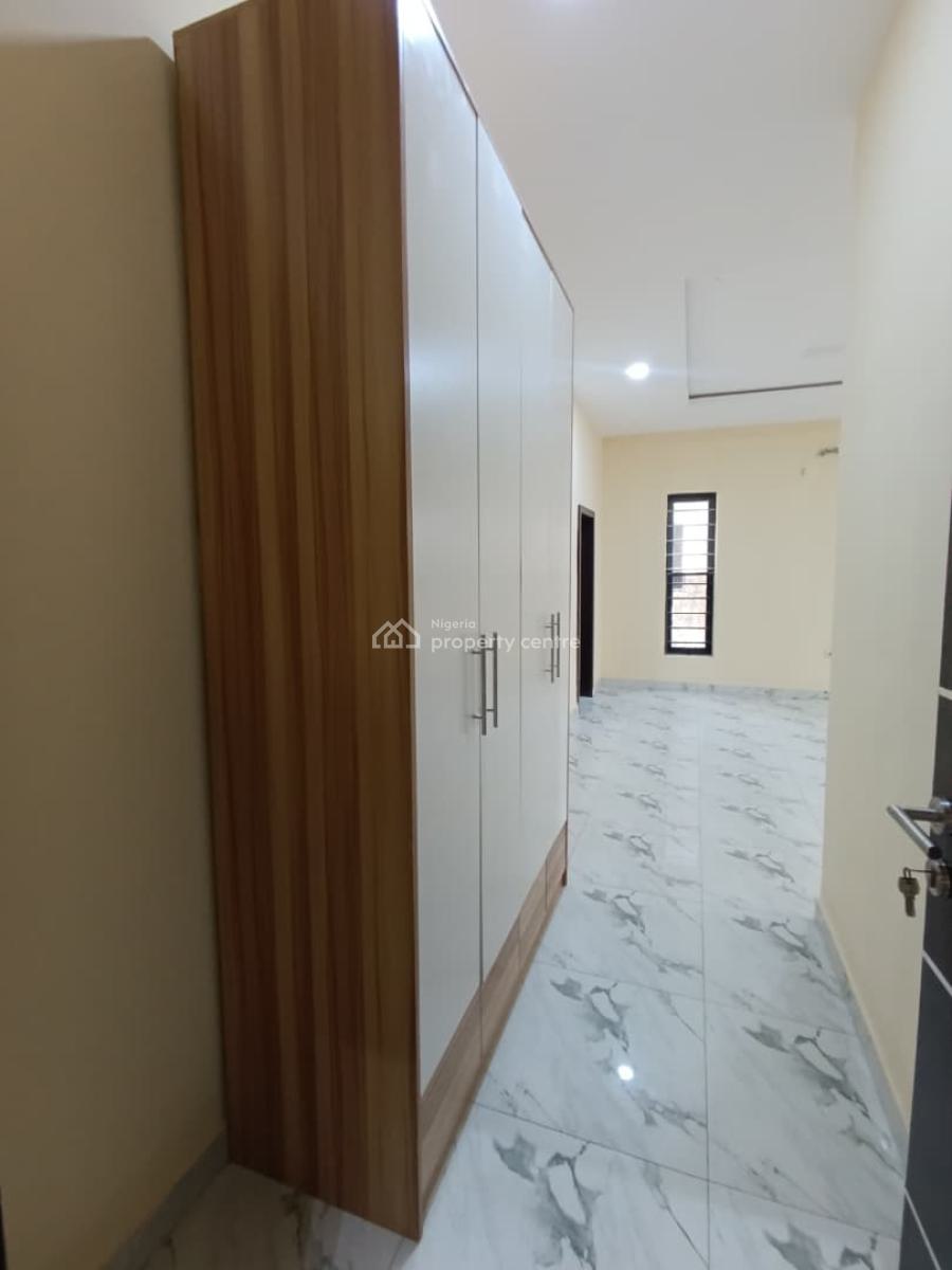 Newly Built and Very Spacious 2 Bedroom, New Road, Lekki, Lagos, Flat / Apartment for Rent