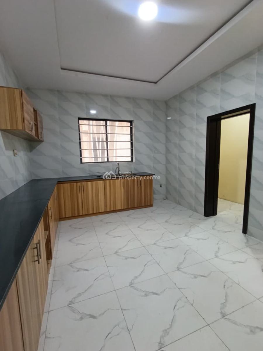 Newly Built and Very Spacious 2 Bedroom, New Road, Lekki, Lagos, Flat / Apartment for Rent