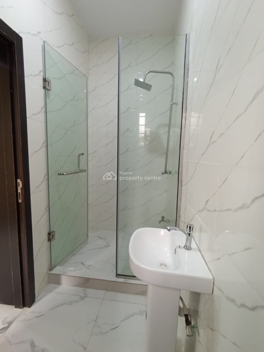 Newly Built and Very Spacious 3 Bedroom, Lekki, Lagos, Flat / Apartment for Rent