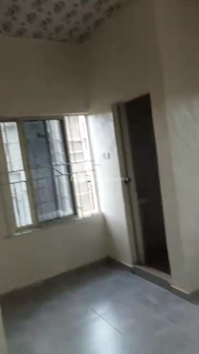 Well Maintained 2 Bedroom Flat, Elesekan, Bogije, Ibeju Lekki, Lagos, Flat / Apartment for Rent