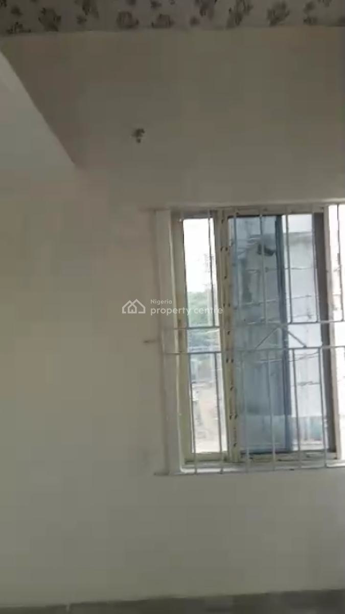 Well Maintained 2 Bedroom Flat, Elesekan, Bogije, Ibeju Lekki, Lagos, Flat / Apartment for Rent