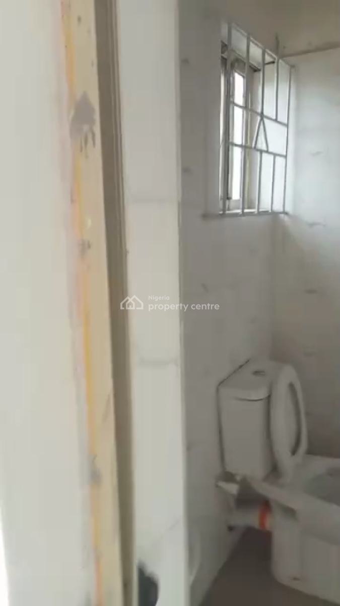 Well Maintained 2 Bedroom Flat, Elesekan, Bogije, Ibeju Lekki, Lagos, Flat / Apartment for Rent