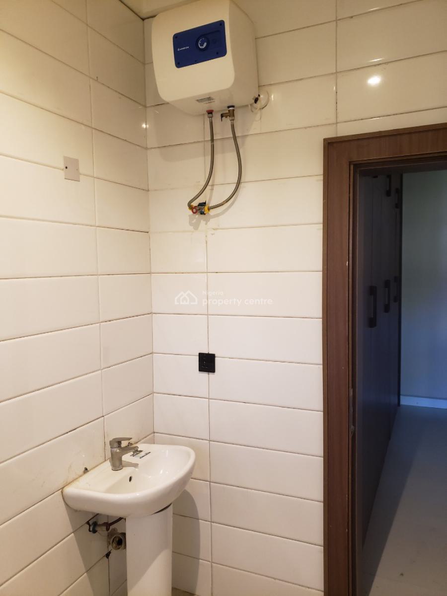 Luxury Spacious 4 Bedroom Flat, Legislative Quarters, Apo, Abuja, Flat / Apartment for Rent