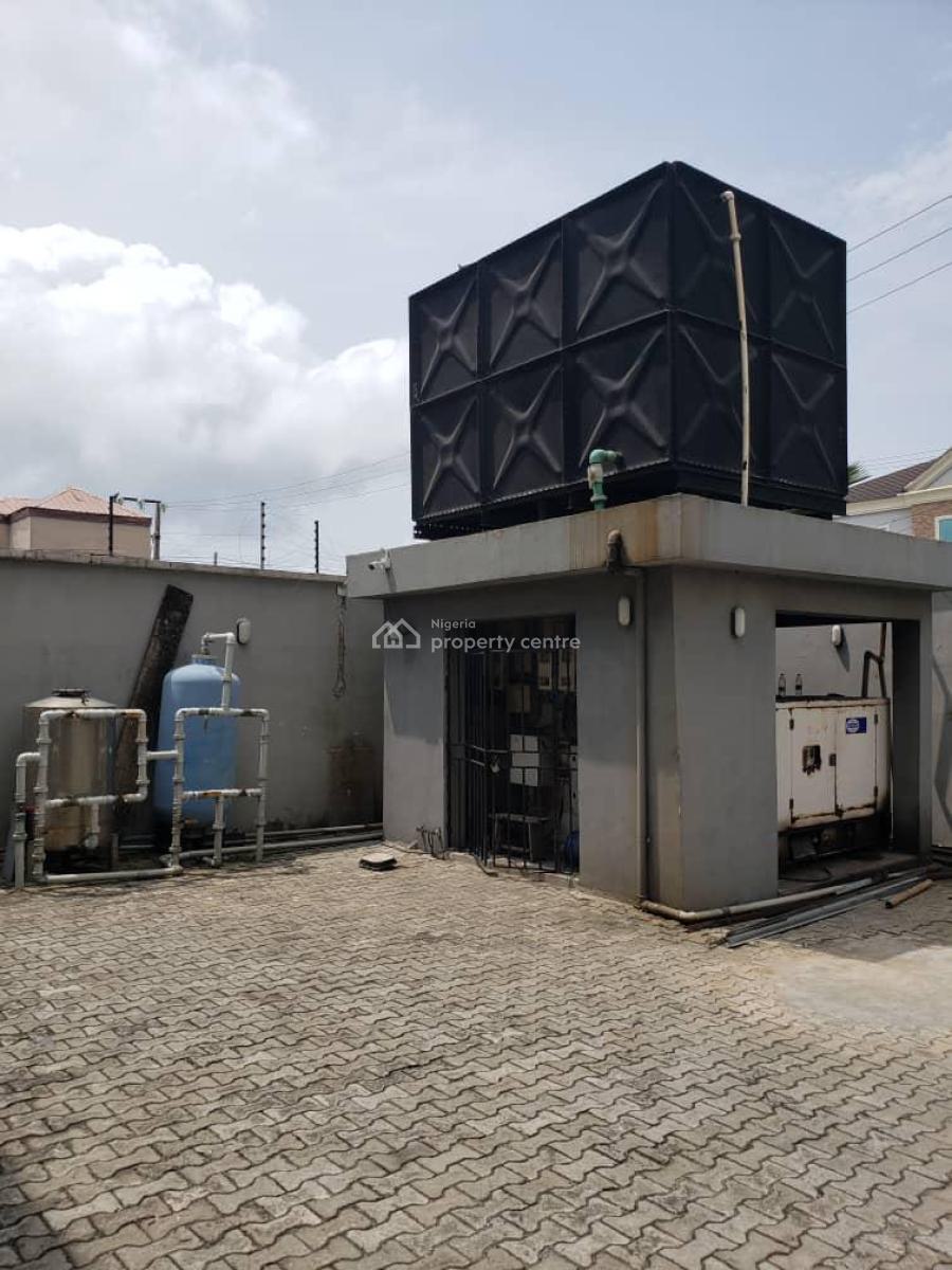 8 Bedrooms Fully Detached Duplex and 4 Units of Flats, Lekki Right, Lekki, Lagos, Detached Duplex for Sale