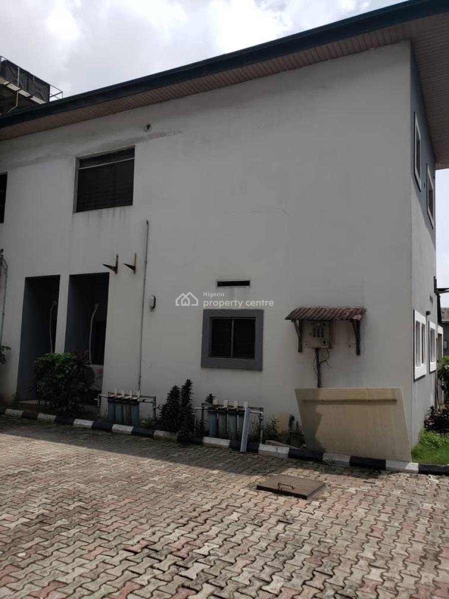 8 Bedrooms Fully Detached Duplex and 4 Units of Flats, Lekki Right, Lekki, Lagos, Detached Duplex for Sale