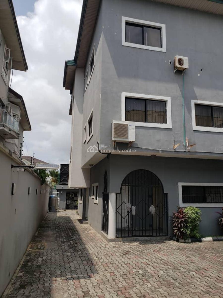 8 Bedrooms Fully Detached Duplex and 4 Units of Flats, Lekki Right, Lekki, Lagos, Detached Duplex for Sale