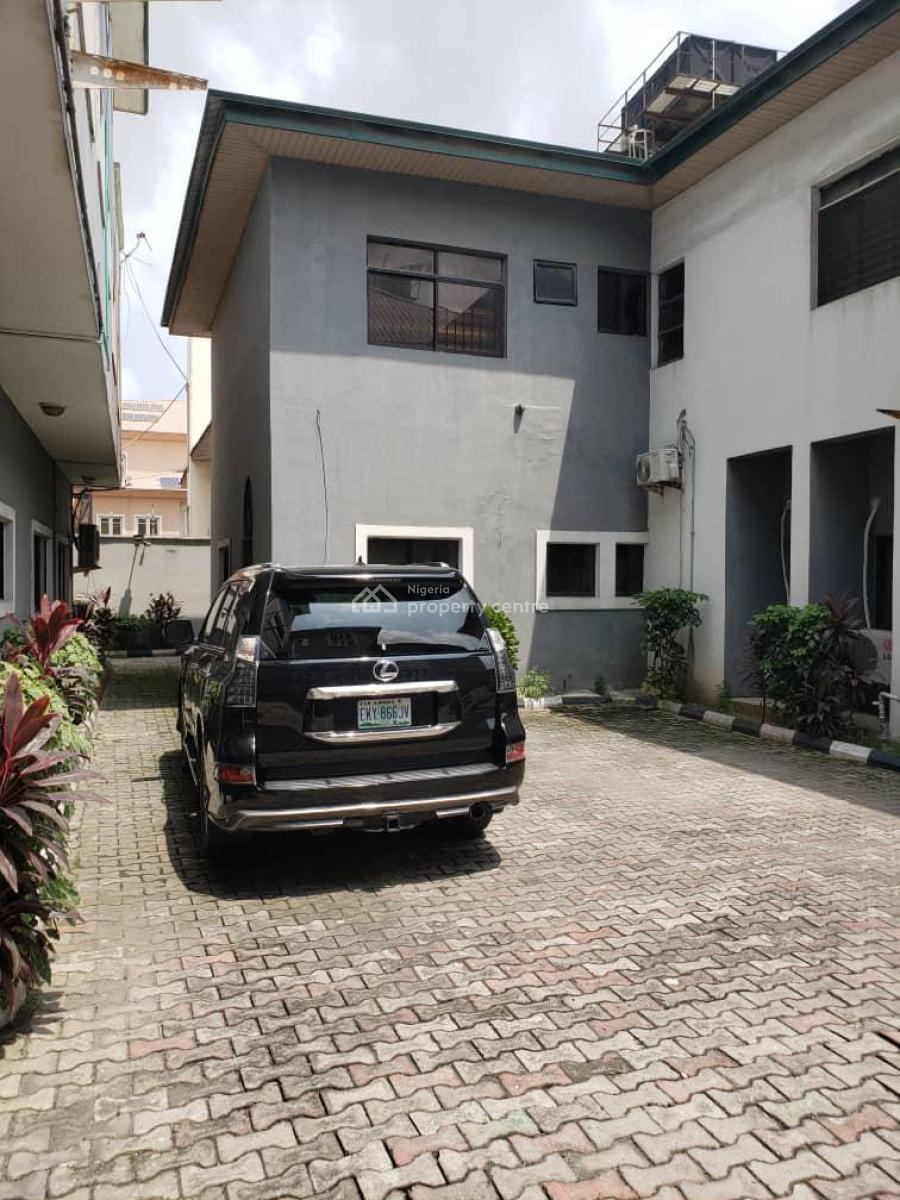 8 Bedrooms Fully Detached Duplex and 4 Units of Flats, Lekki Right, Lekki, Lagos, Detached Duplex for Sale