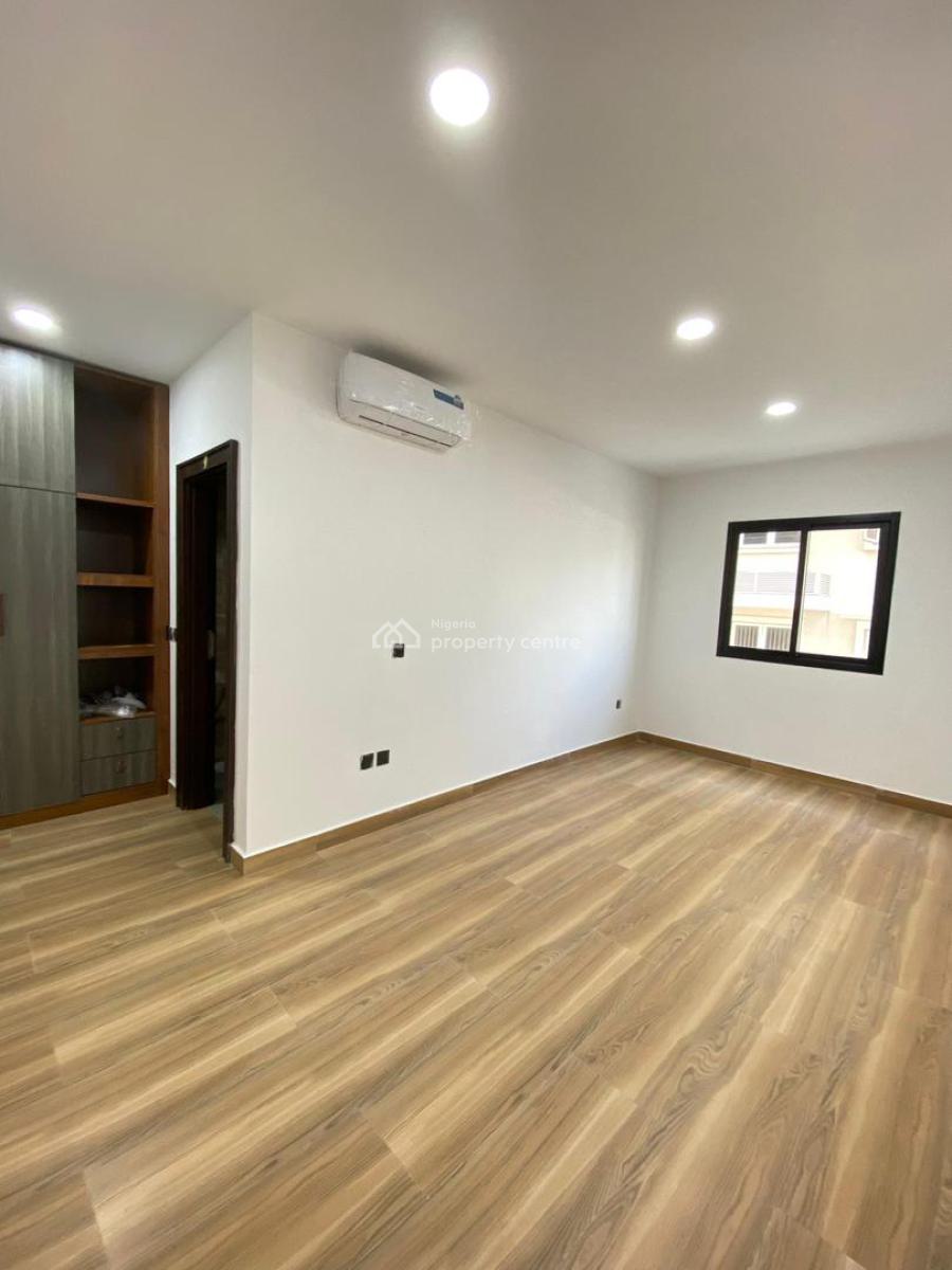 a  Well Maintained 3 Bedroom Apartment with Ocean View Pool, Gym & Bq., Ikoyi, Lagos, Flat / Apartment for Sale