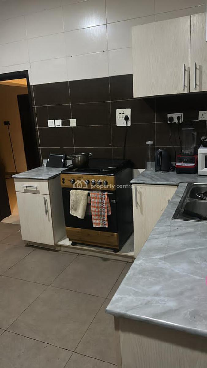 Room Shared Apartment, Gbangbala Street, Ikate, Lekki, Lagos, Flat / Apartment for Rent