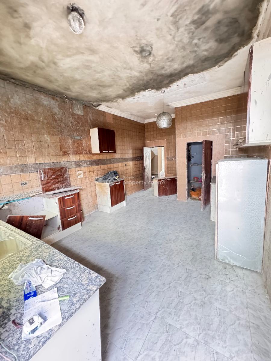 Fairly Used 5 Bedrooms Detached Duplex, Chevron, Lekki, Lagos, Detached Duplex for Sale
