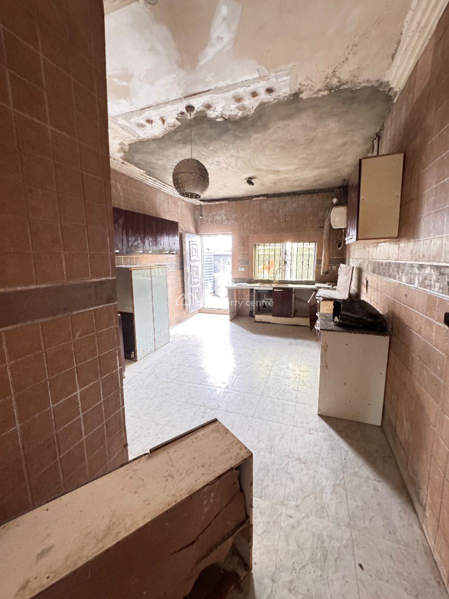 Fairly Used 5 Bedrooms Detached Duplex, Chevron, Lekki, Lagos, Detached Duplex for Sale