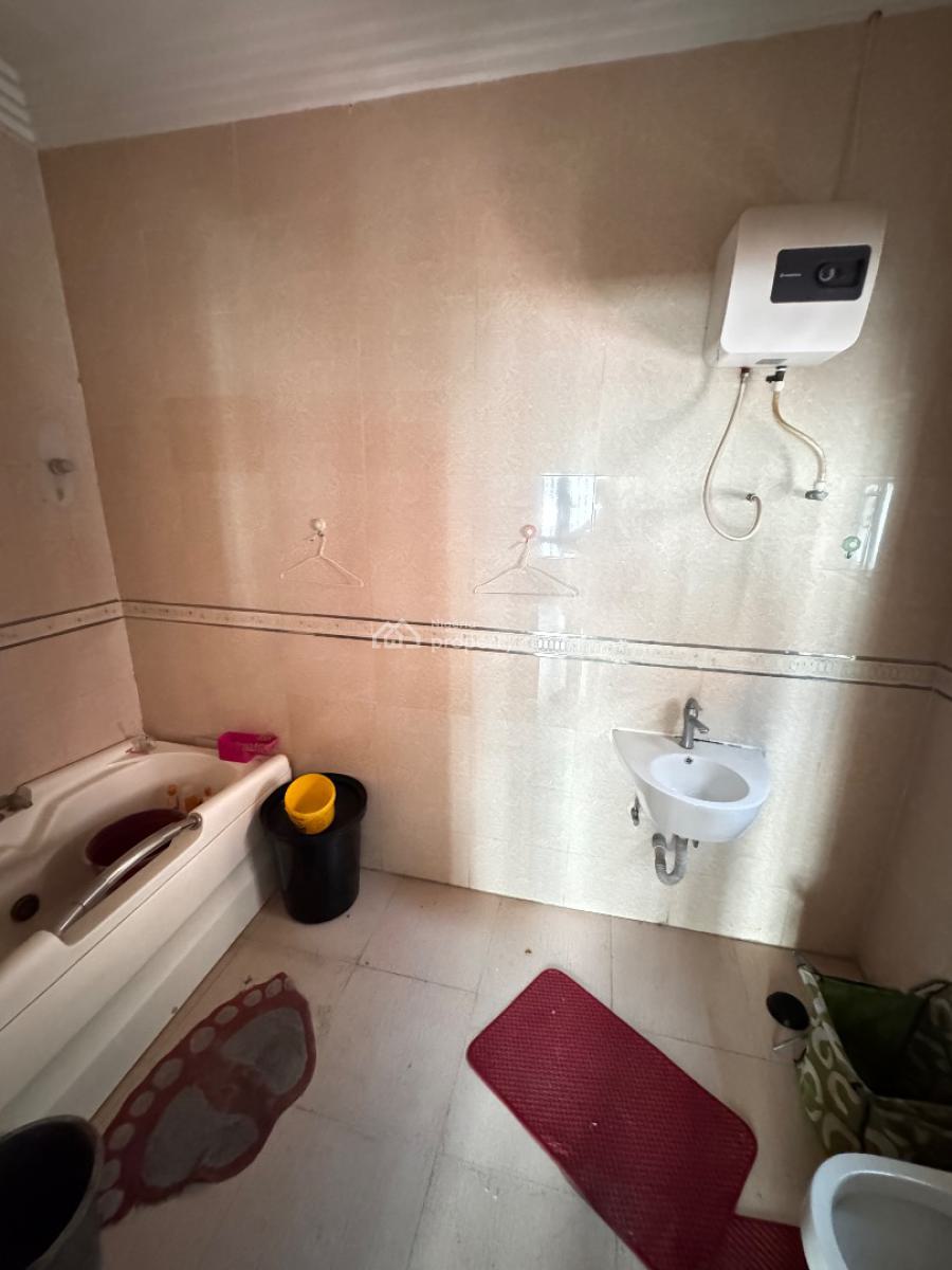 Fairly Used 5 Bedrooms Detached Duplex, Chevron, Lekki, Lagos, Detached Duplex for Sale