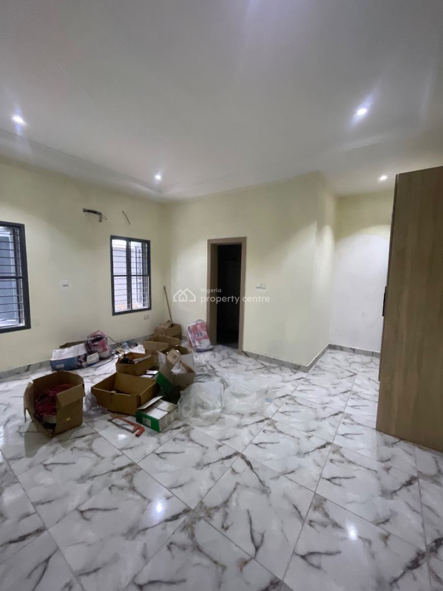 Modern 3 Bedroom Flat, Lekki Right Side By Pinnacle Filling Station, Lekki Phase 1, Lekki, Lagos, Flat / Apartment for Rent