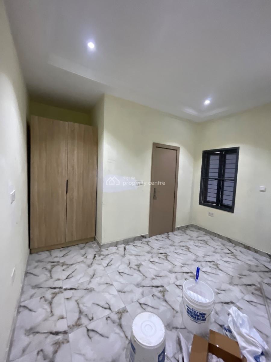 Modern 3 Bedroom Flat, Lekki Right Side By Pinnacle Filling Station, Lekki Phase 1, Lekki, Lagos, Flat / Apartment for Rent