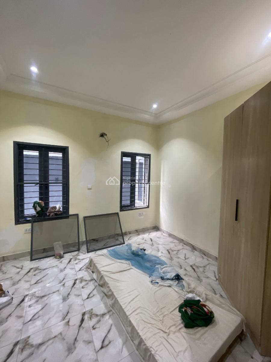 Modern 3 Bedroom Flat, Lekki Right Side By Pinnacle Filling Station, Lekki Phase 1, Lekki, Lagos, Flat / Apartment for Rent