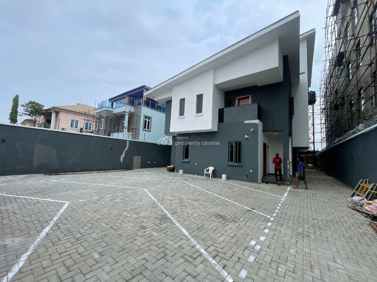 Modern 3 Bedroom Flat, Lekki Right Side By Pinnacle Filling Station, Lekki Phase 1, Lekki, Lagos, Flat / Apartment for Rent