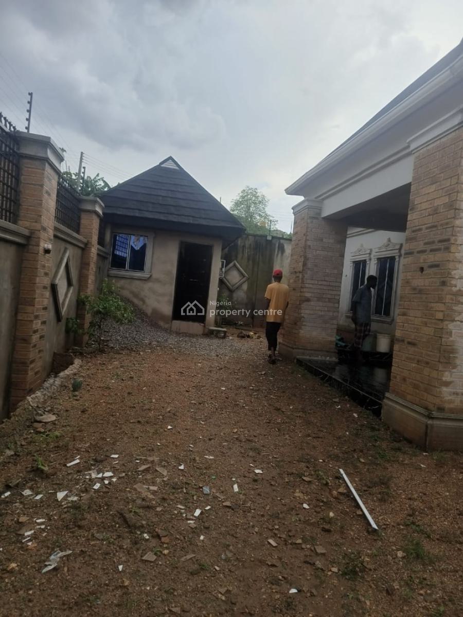 a 4 Bedroom All Ensuite Bungalow on 540sqm Land, Ologuneru, Ibadan, Oyo, Detached Bungalow for Sale