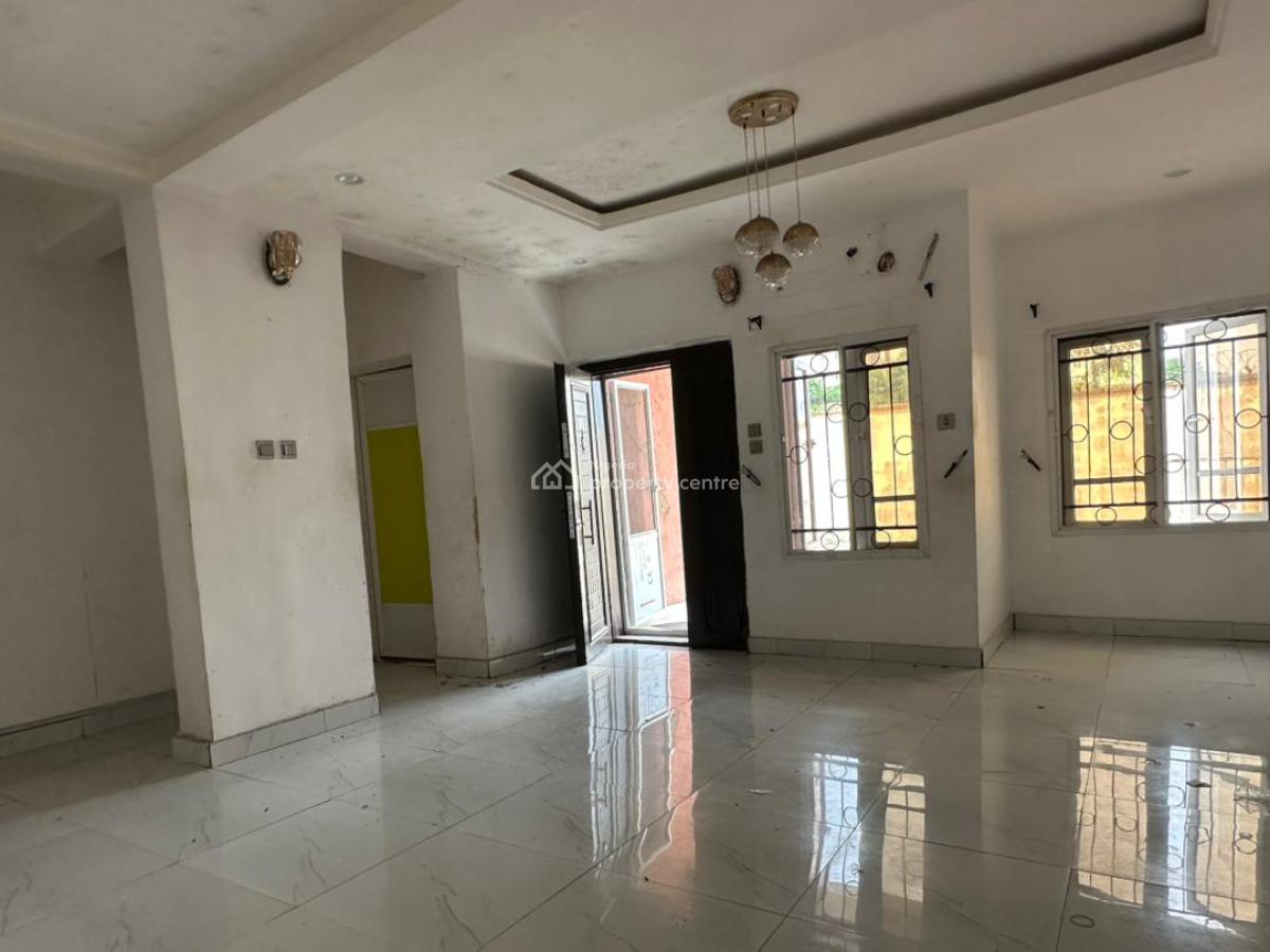 Decent 3 Bedroom Flat, Omole Phase 1, Ikeja, Lagos, Flat / Apartment for Rent