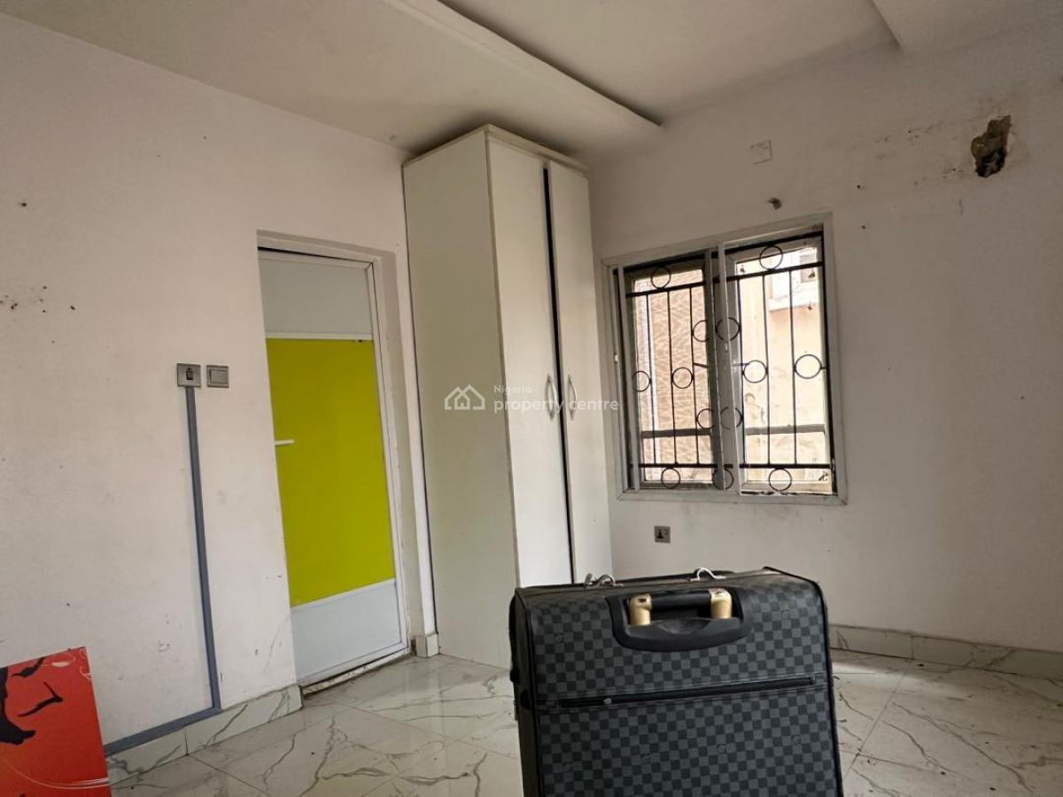 Decent 3 Bedroom Flat, Omole Phase 1, Ikeja, Lagos, Flat / Apartment for Rent