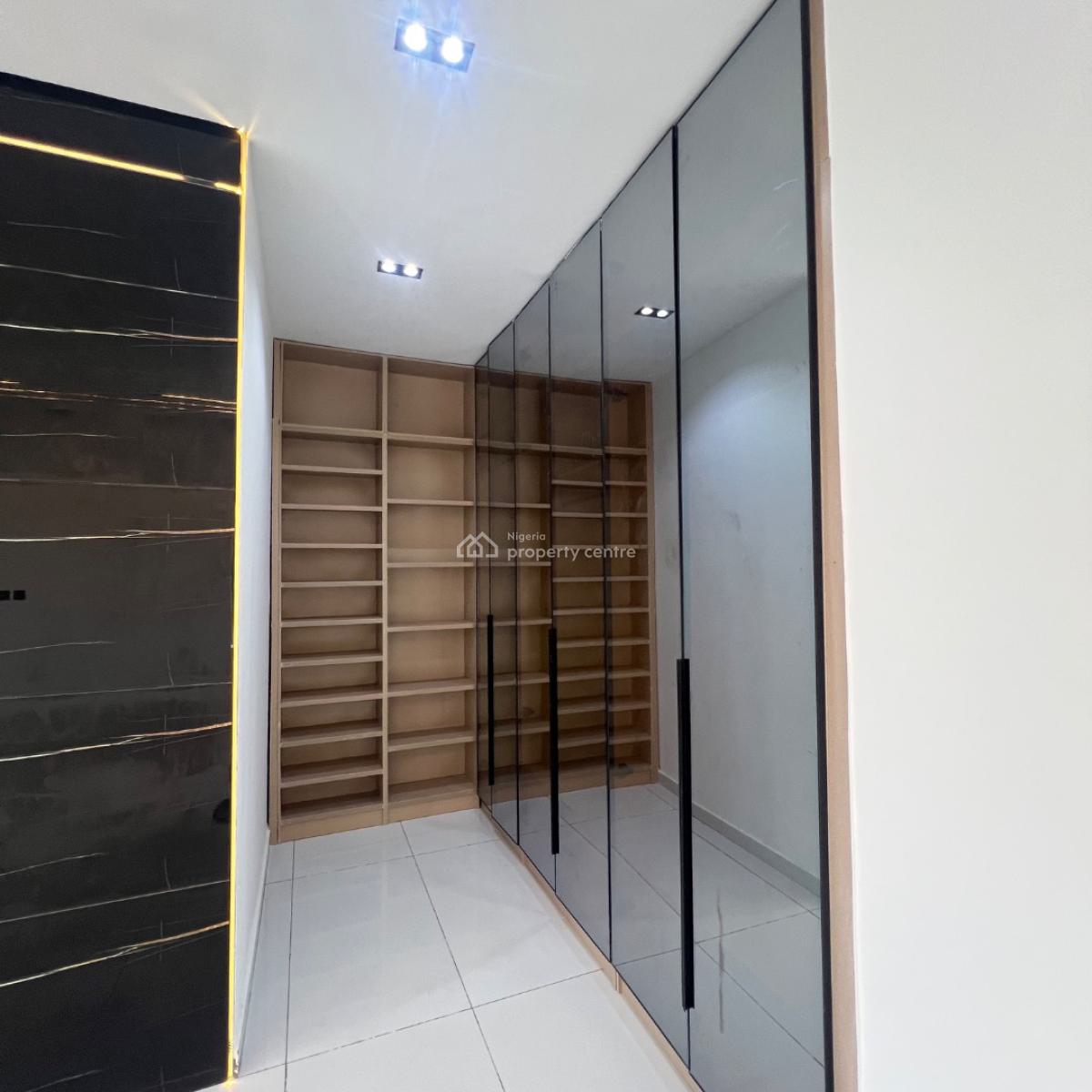 4 Bed & Bq  300 Million, Ikota, Lekki, Lagos, Semi-detached Duplex for Sale