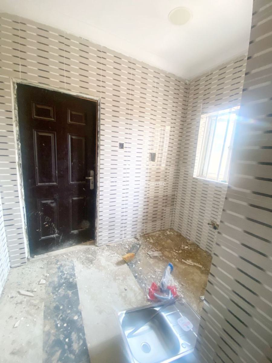 a Renovated 2 Bedroom Flat, Magodo, Lagos, Flat / Apartment for Rent