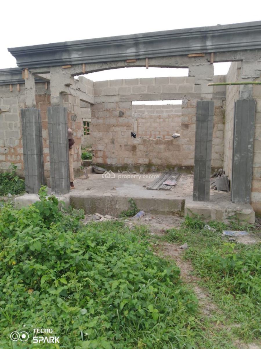 Carcase Building, Ajegunle, Atan Ota, Ado-odo/ota, Ogun, Mini Flat (room and Parlour) for Sale