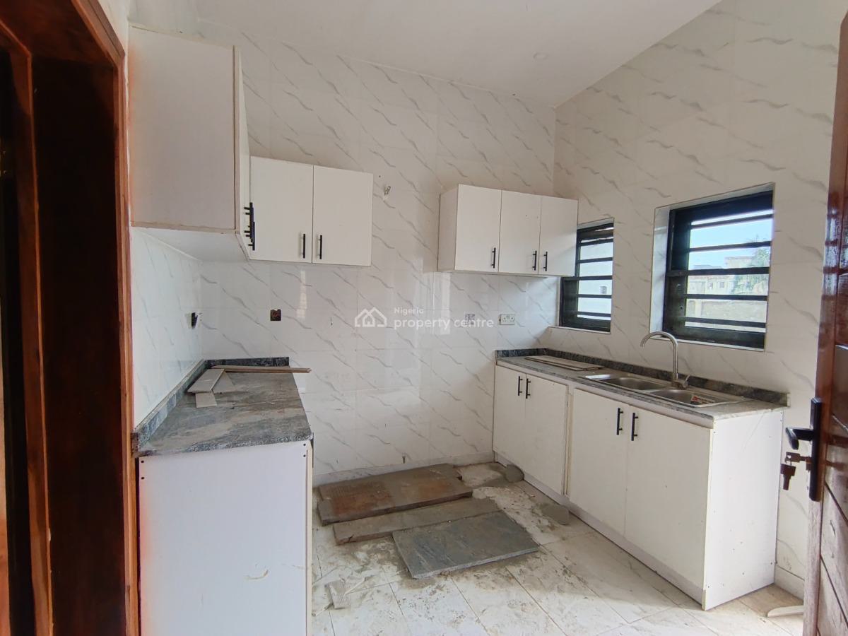 2 Bedroom Flat, Awolowo Road Ikorodu, Ikorodu, Lagos, Terraced Duplex for Rent