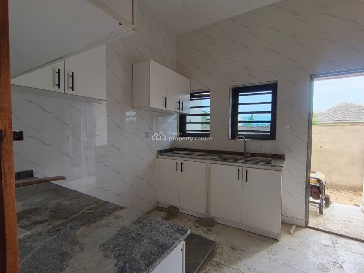 2 Bedroom Flat, Ebute Igbogbo Road, Ikorodu, Lagos, Terraced Duplex for Rent