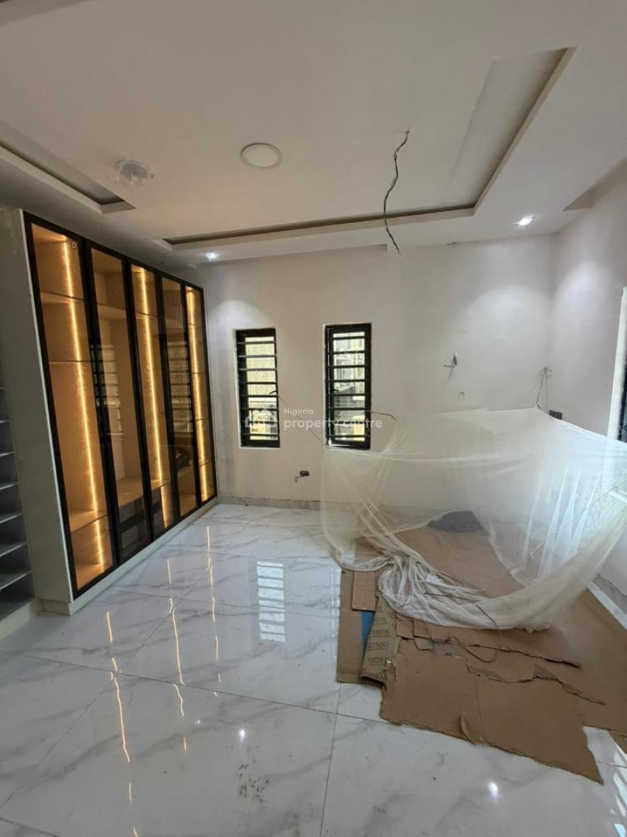 Tastefully Finished 3 Bedroom Flat, Lekki Phase 1, Lekki, Lagos, Flat / Apartment for Sale