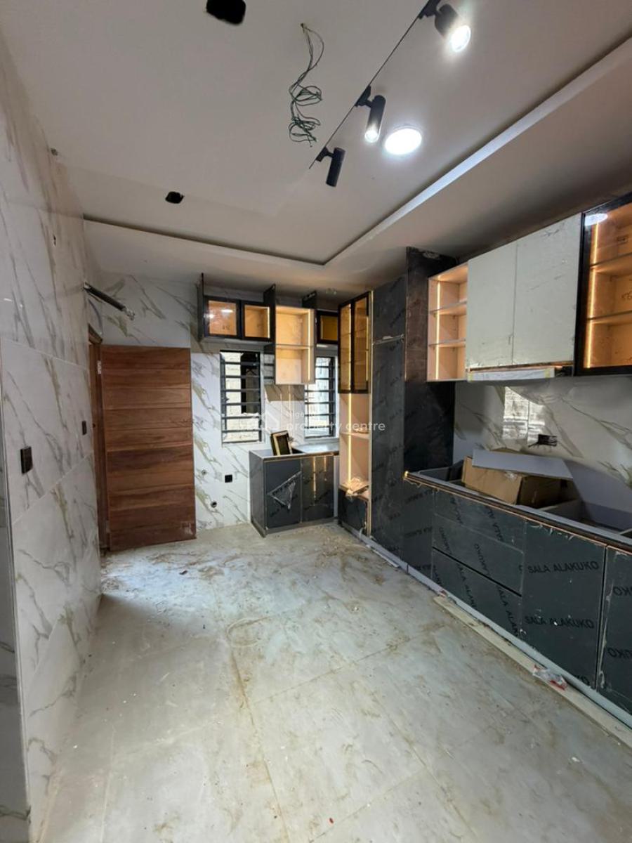 Tastefully Finished 3 Bedroom Flat, Lekki Phase 1, Lekki, Lagos, Flat / Apartment for Sale