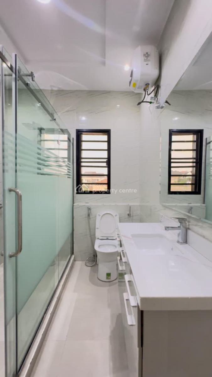 5 Bedroom Duplex with Room and Parlor Bq, Kolapo Ishola Gra, Akobo, Ibadan, Oyo, Detached Duplex for Sale