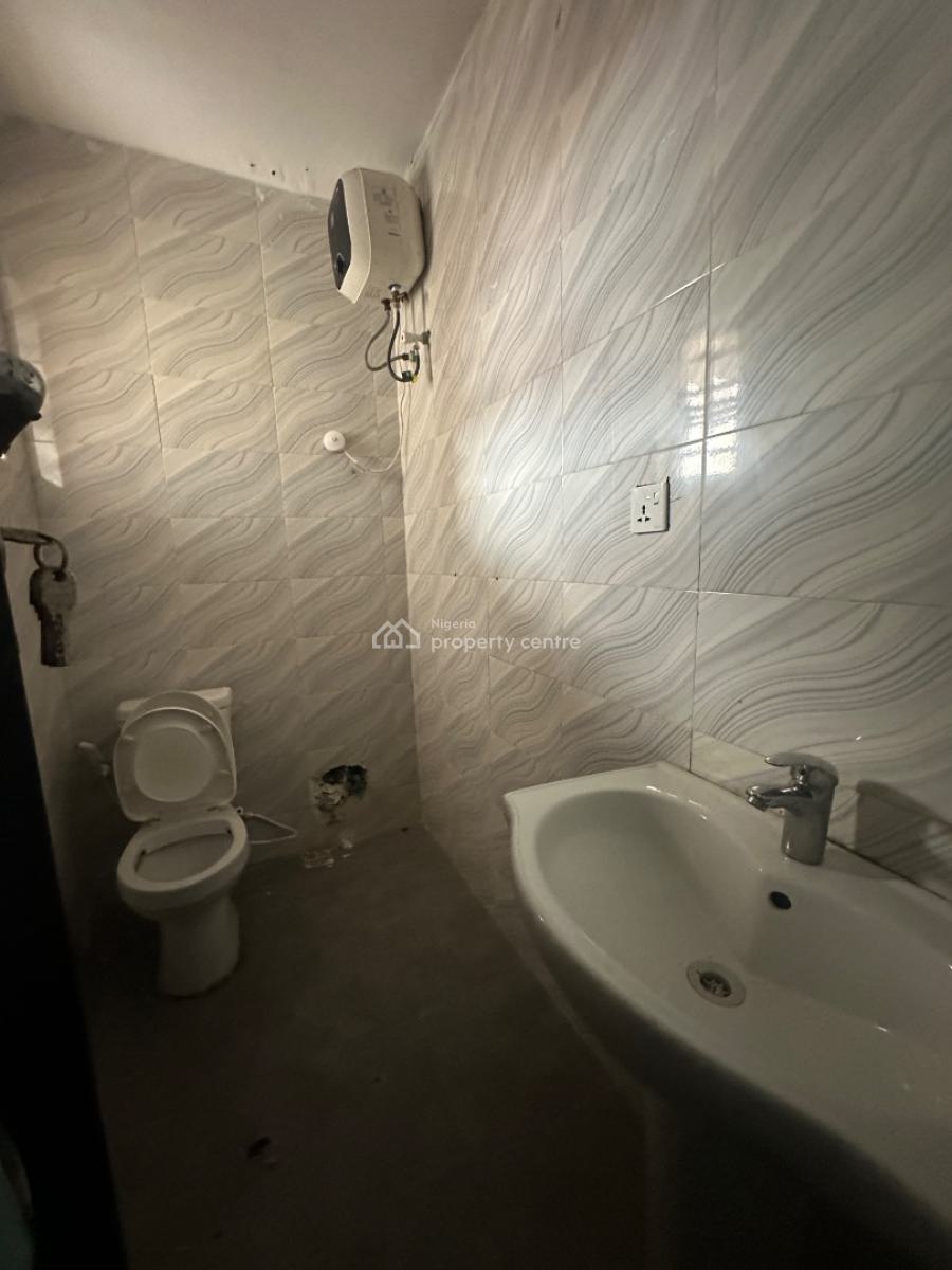 2 Bedroom Apartment, Ologolo, Lekki, Lagos, Flat / Apartment for Sale