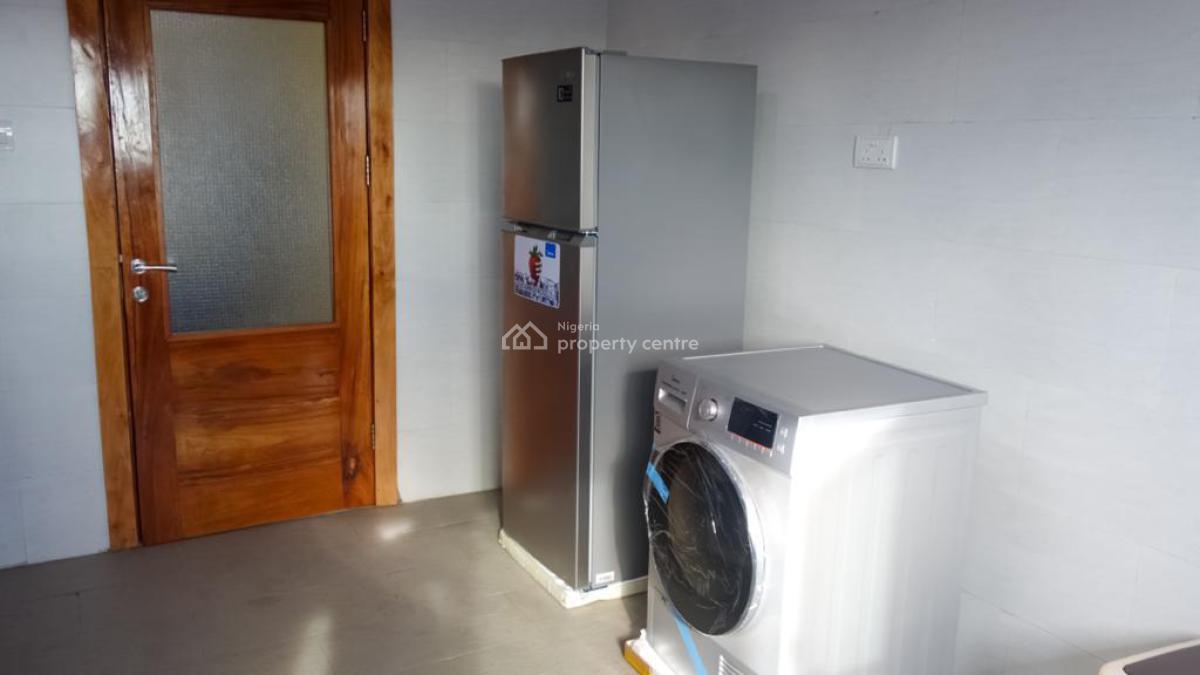 Fully Furnished & Serviced Luxury 3bedrooms Apartment with Pool & Bq F, Lekki Phase 1 Right Side Marwa Bustop Pinnacle Filling Station Lagos., Lekki Phase 1, Lekki, Lagos, House for Rent