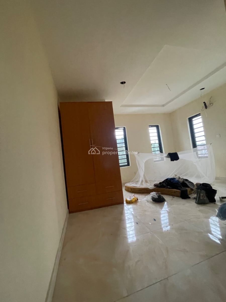 Spacious Built 3 Bedroom Apartments with a Room, Yaba, Lagos, Flat / Apartment for Sale