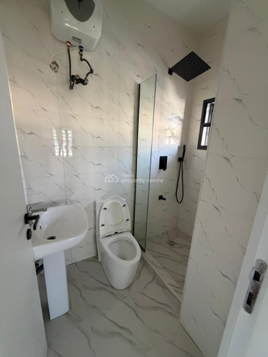 Beautiful 3 Bedroom Apartment with Swimming Pool, Lekki Phase 1, Lekki, Lagos, Block of Flats for Sale