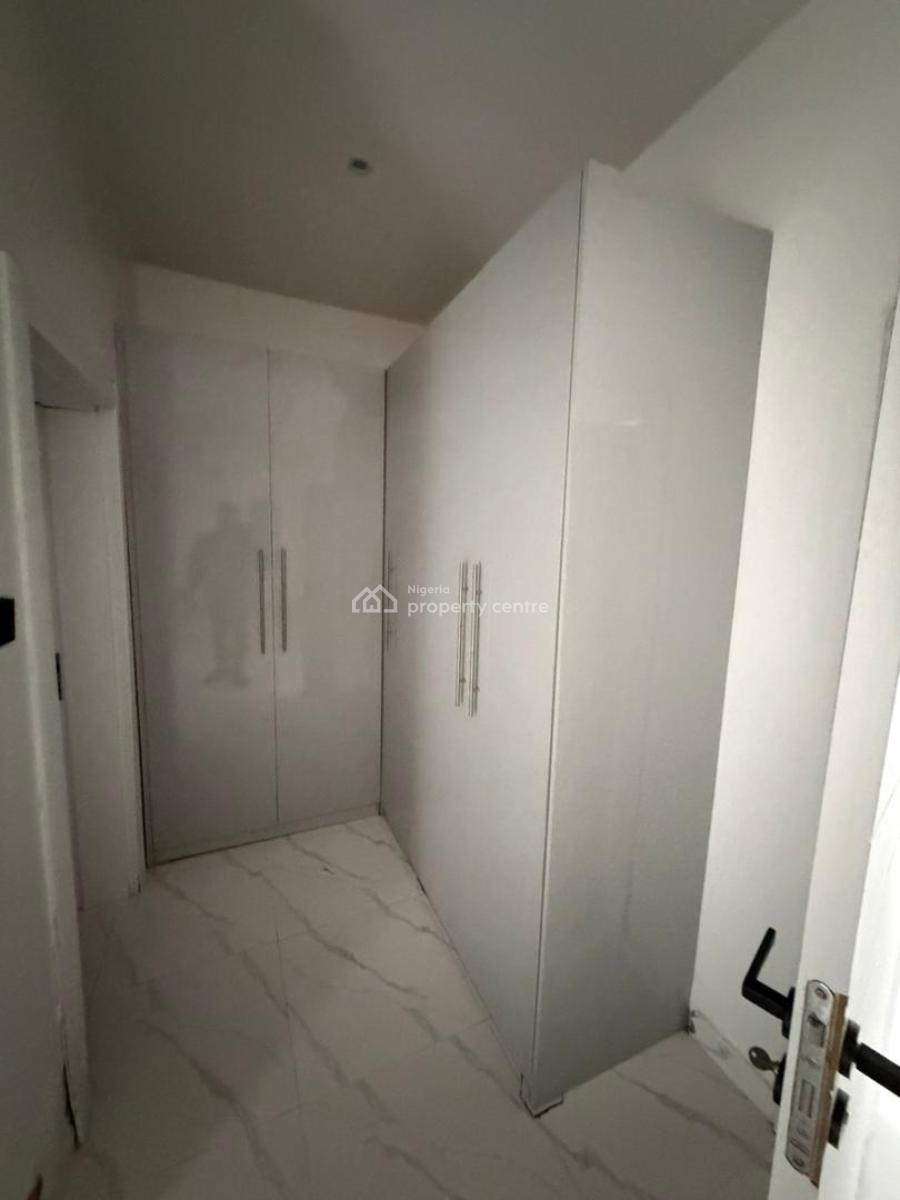 Beautiful 3 Bedroom Apartment with Swimming Pool, Lekki Phase 1, Lekki, Lagos, Block of Flats for Sale