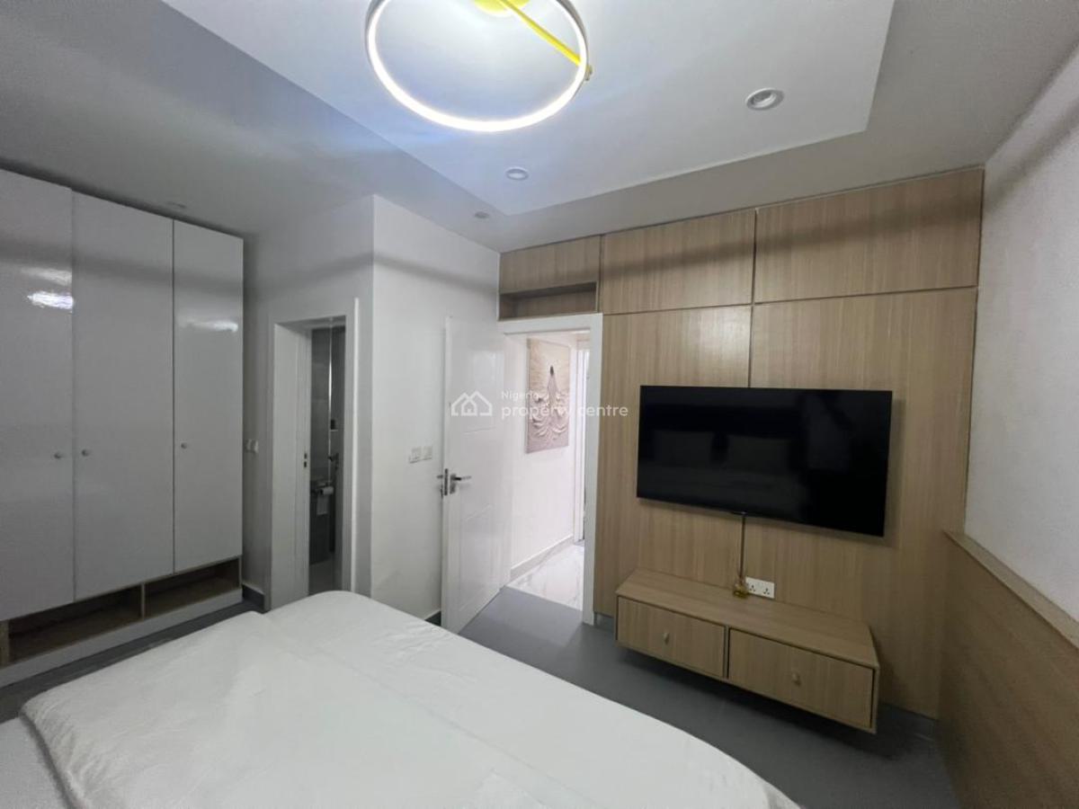 3 Bedrooms and Parlour Apartment, Lekki Phase 1, Lekki, Lagos, Flat / Apartment for Rent