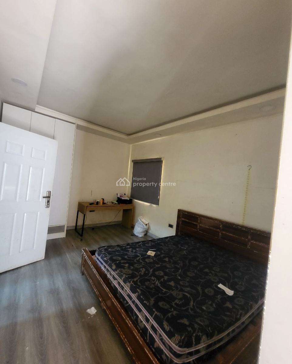 Luxurious Massive 1bedroom Flat, Inside Residential Villa, Asokoro District, Abuja, Flat / Apartment for Rent