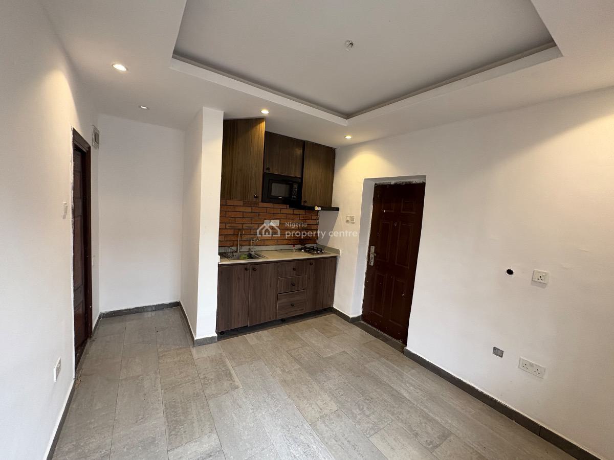 1bedroom Apartment, Off Admiralty Way, Lekki Phase 1, Lekki, Lagos, Mini Flat (room and Parlour) for Rent