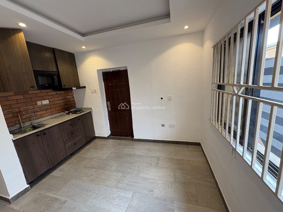 1bedroom Apartment, Off Admiralty Way, Lekki Phase 1, Lekki, Lagos, Mini Flat (room and Parlour) for Rent