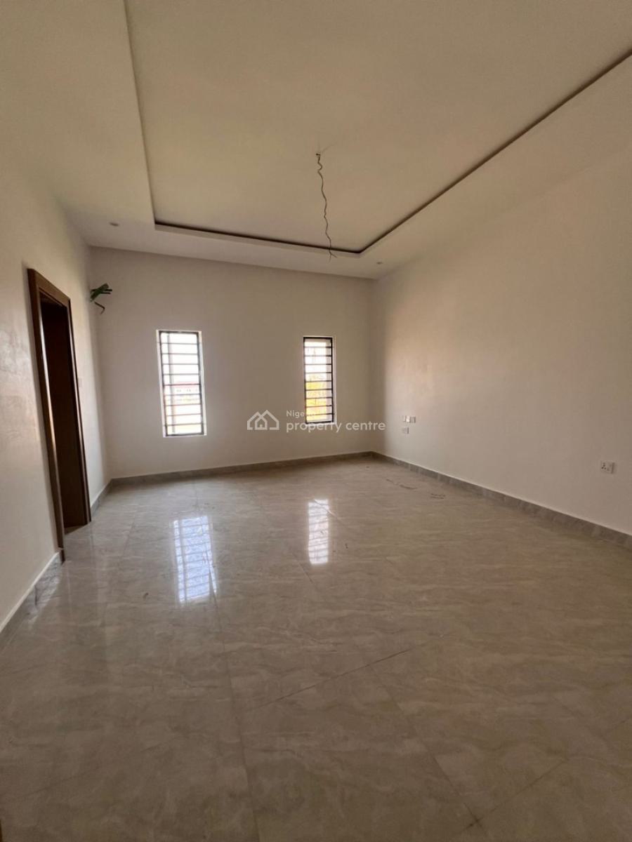 Massive 3 Beds Flat Apartment with 2 Living Rooms and Bq, Wuye, Wuye, Abuja, Flat / Apartment for Sale