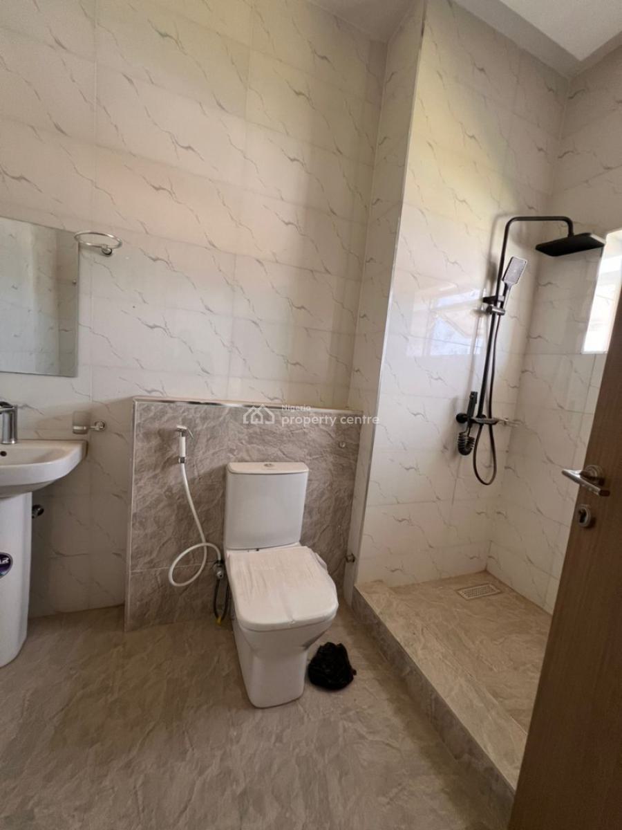 Massive 3 Beds Flat Apartment with 2 Living Rooms and Bq, Wuye, Wuye, Abuja, Flat / Apartment for Sale