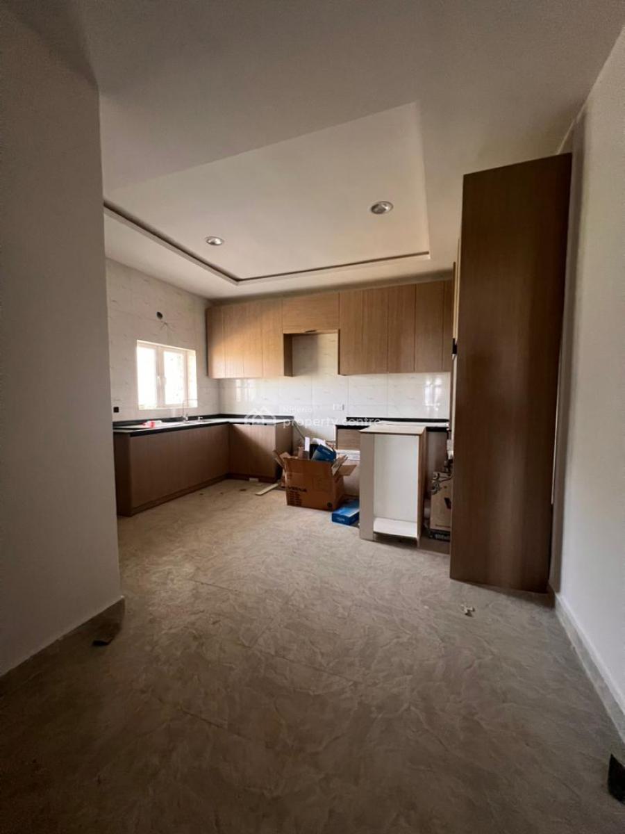 Massive 3 Beds Flat Apartment with 2 Living Rooms and Bq, Wuye, Wuye, Abuja, Flat / Apartment for Sale