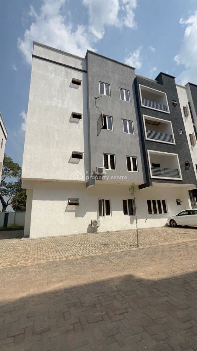 Massive 3 Beds Flat Apartment with 2 Living Rooms and Bq, Wuye, Wuye, Abuja, Flat / Apartment for Sale