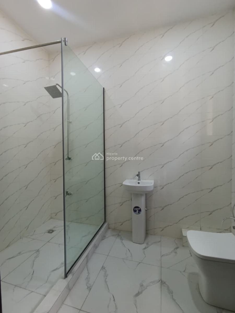 Spacious 2 Bedrooms and Parlour Apartment, New Road, Lekki, Lagos, Flat / Apartment for Rent