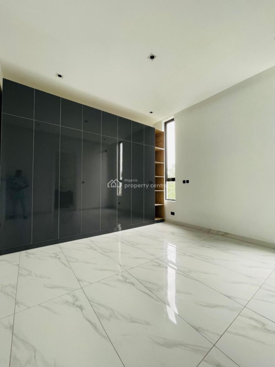 5 Bedrooms Fully Detached in Megamound in a Well Secured Esta, Ikota, Lekki, Lagos, Detached Duplex for Sale